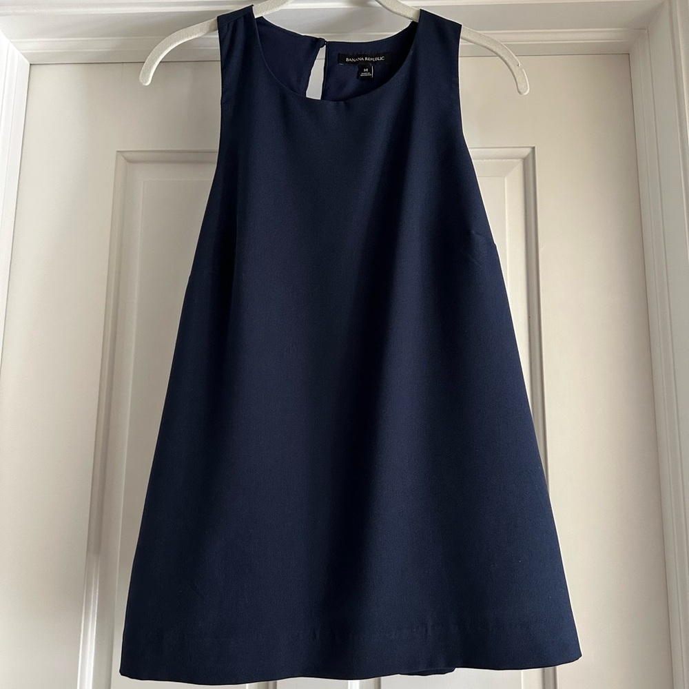 Banana Republic navy sleeveless racer back tank size medium